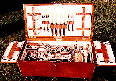 Picture of Maples Table Picnic Set