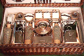 Close-up picture of picnic set